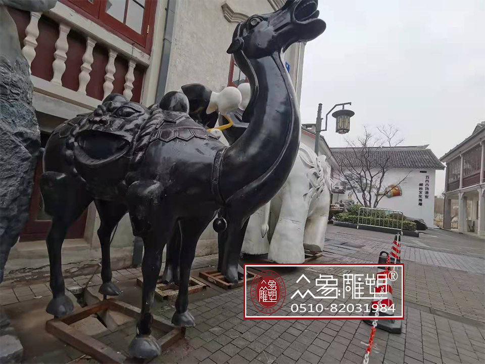 玻璃鋼動(dòng)物雕塑 駱駝